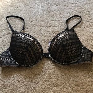 Pretty lace VS bra